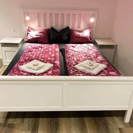 Daire Backyard-Apt., Old Town, 3Min To Bern Station *